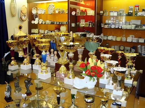 Ausstellung der Medaillien und Pokale im Laden